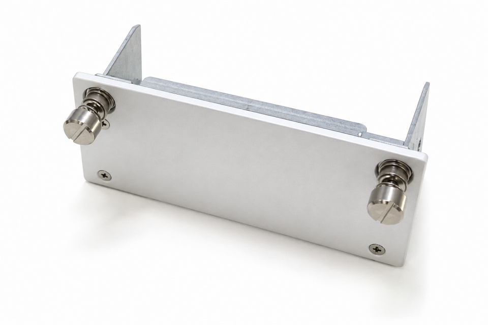 FleXi-Port Abdeckung Erweiterungsschacht Rändelschrauben Sophos SG 230 rev.1